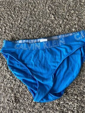 Calvin Klein Electric Blue Men’s Briefs with Logo Waistband